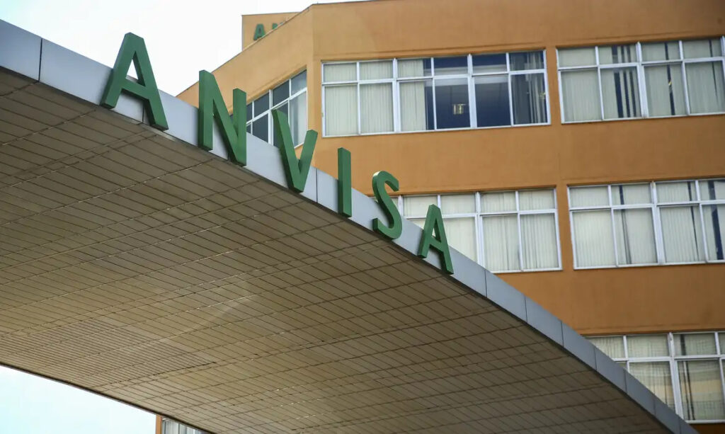 Anvisa suspende venda de manipulados de 6 farmácias