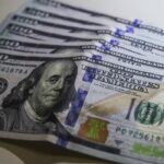 Dólar fecha a R$ 4,95, menor nível em mais de um ano