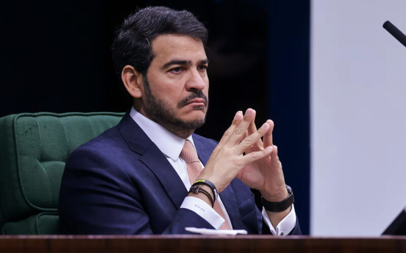 Messias sabatina STF com placar apertado no Senado