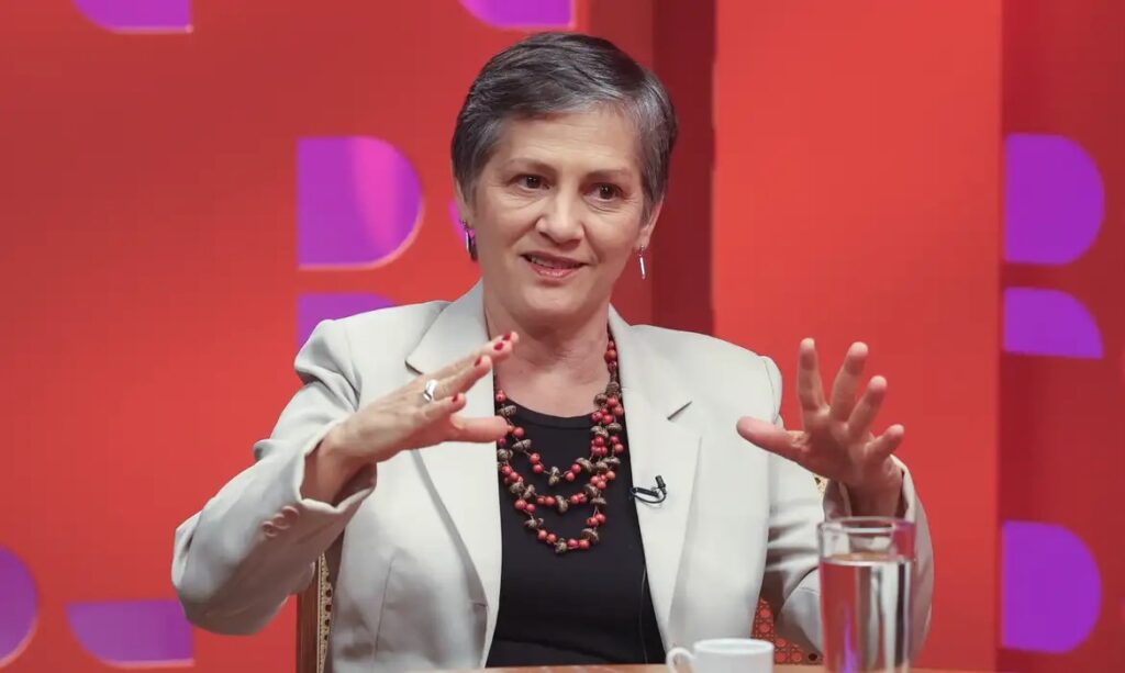 Repórter agredida na Câmara; sindicatos repudiam