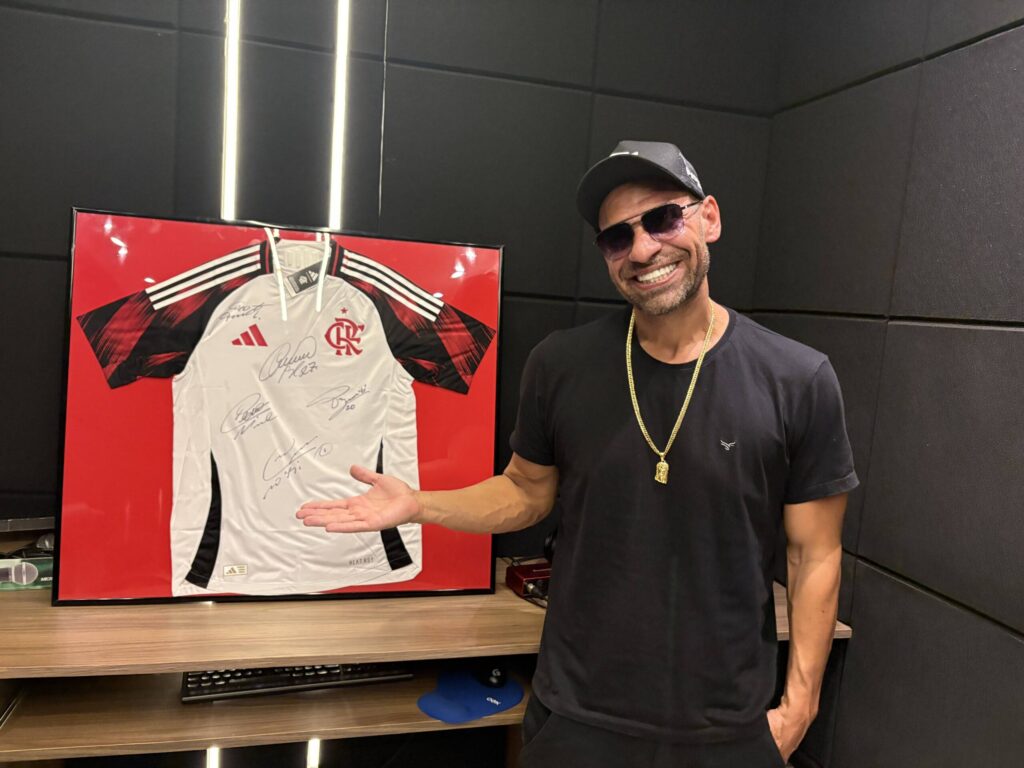 Camisa do Flamengo rifada para paciente com câncer