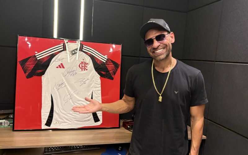 Camisa do Flamengo rifada para paciente com câncer
