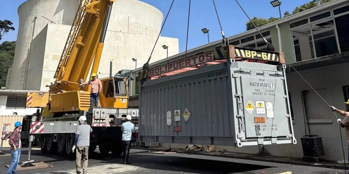 EUA conclui extração de urânio de reator nuclear venezuelano