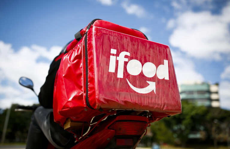 Governo Lula processa iFood e Keeta por falta de transparência