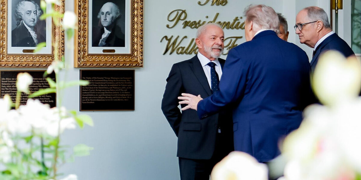 Lula e Trump se reúnem por 3h e tratam de tarifas, crime e Copa