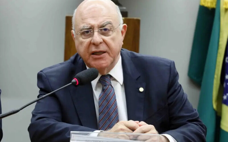 Minerais críticos: relator retira análise prévia de Conselho