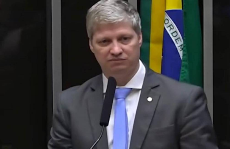 Van Hattem sofre tentativa de intimidação de general e pede processo