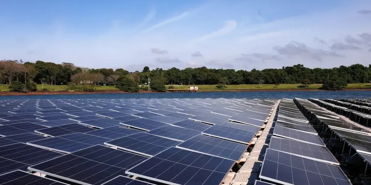 Brasil cai para 5º no ranking global de energia solar em 2025