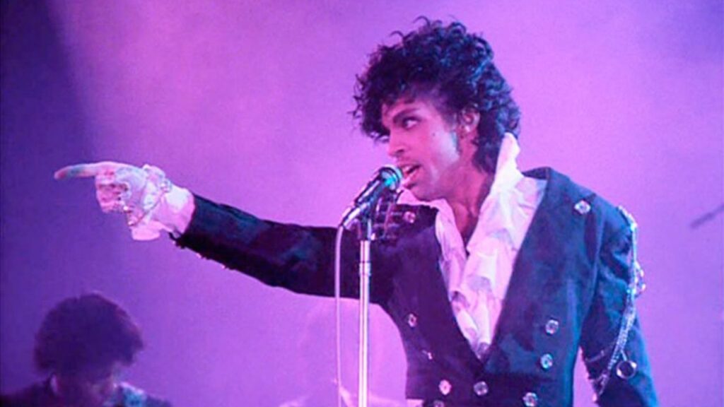 Prince: novo disco póstumo “Timeless” traz inéditas e raridades