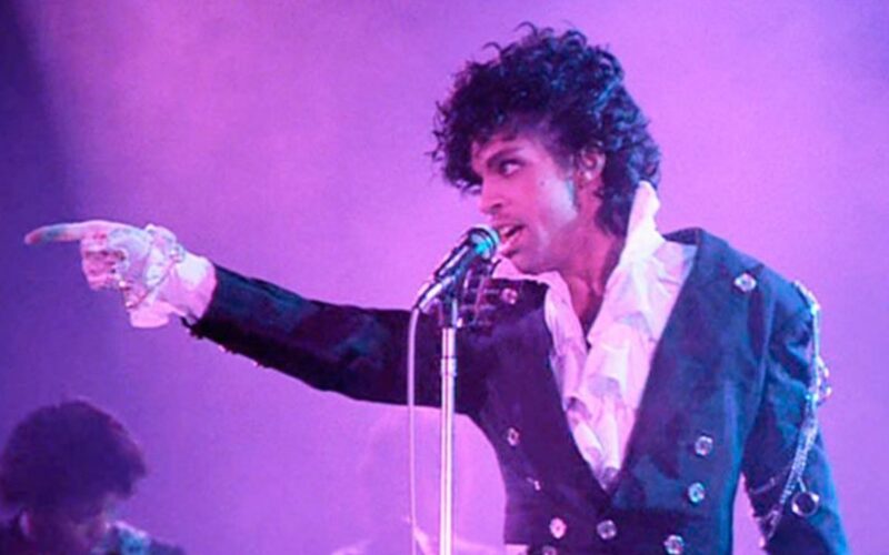 Prince: novo disco póstumo “Timeless” traz inéditas e raridades