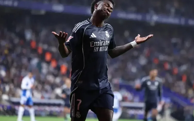 Vini Jr. renova com o Real Madrid até 2032