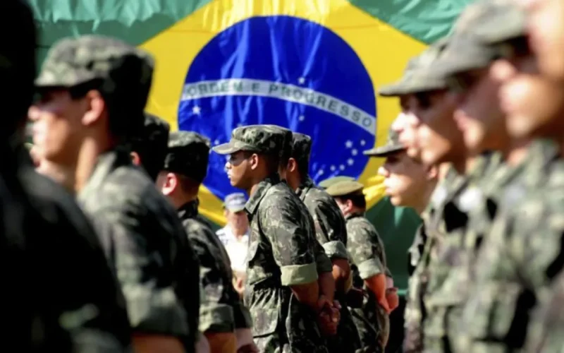 Coronel é condenado por livro que critica Exército