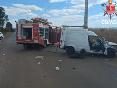 Colisão entre carros deixa quatro feridos na DF-440, em Sobradinho