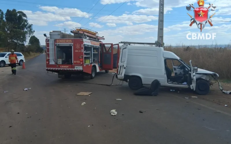 Colisão entre carros deixa quatro feridos na DF-440, em Sobradinho