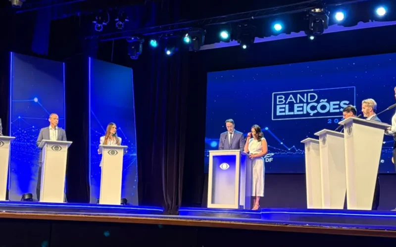 Debate no DF: candidatos unem forças contra Celina Leão