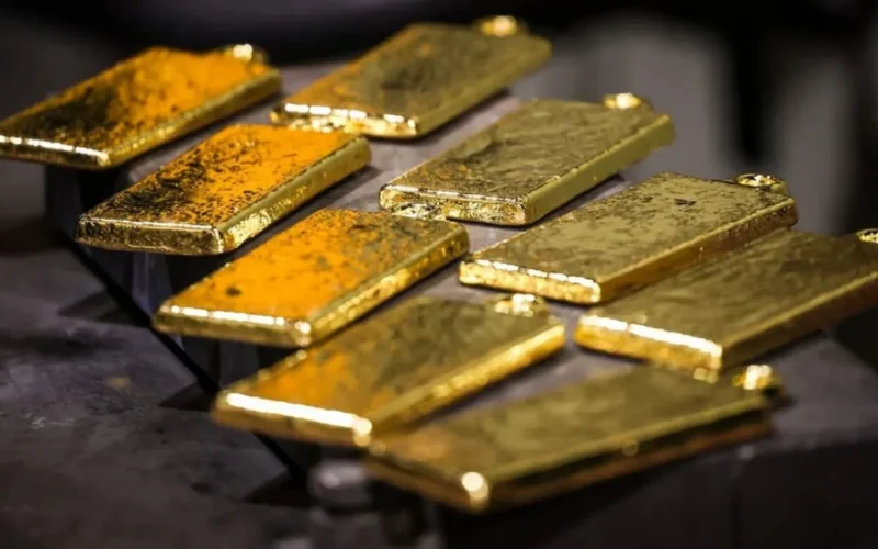 Ouro fecha em alta com foco no Fed e dados de inflação dos EUA