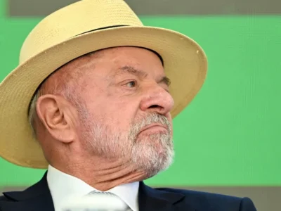 Lula usará chapéu pela 1ª vez em foto de urna em 2026
